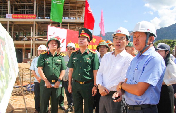 Bộ trưởng Hoàng Minh Sơn thúc tiến độ trường nội trú vùng biên giới Đà Nẵng