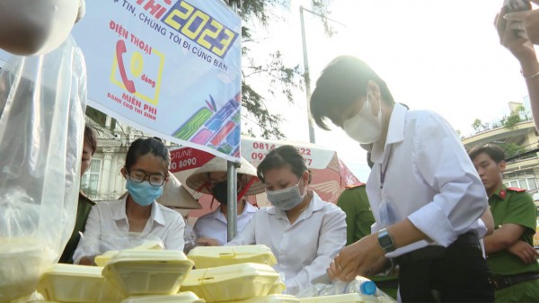 Cà Mau: Thầy giáo xây dựng mô hình hỗ trợ thí sinh gặp sự cố