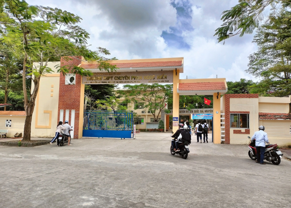 Cà Mau: Thi tuyển vào lớp 10 đóng tối đa 250.000 đồng/học sinh/đợt thi Cà Mau: Thi tuyển vào lớp 10 đóng tối đa 250.000 đồng/học sinh/đợt thi