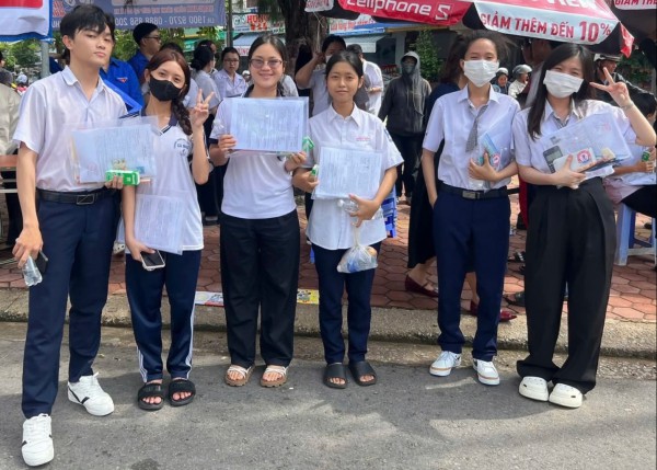 Cà Mau: Điểm tốt nghiệp THPT 2025 vươn tốp đầu quốc gia ở nhóm môn xã hội Cà Mau: Điểm tốt nghiệp THPT 2025 vươn tốp đầu quốc gia ở nhóm môn xã hội