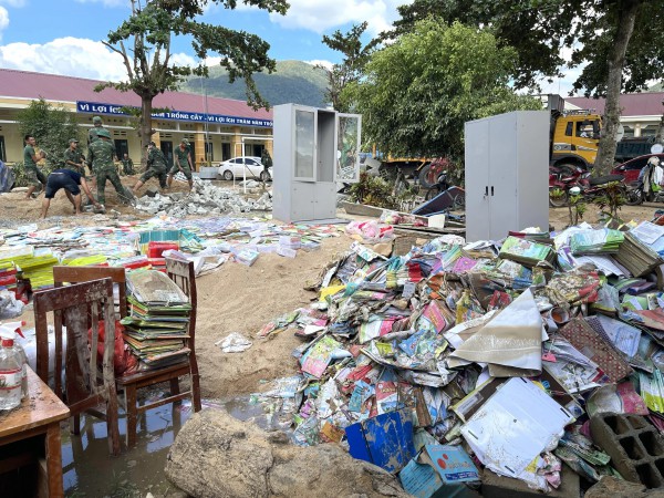 'Các phòng học không còn gì'