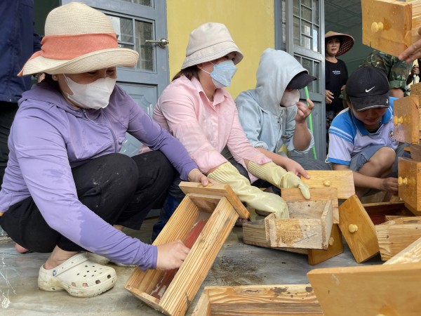 'Các phòng học không còn gì'