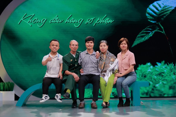 Câu chuyện về nghị lực sống phi thường của chàng trai không tay Nguyễn Minh Phú Câu chuyện về nghị lực sống phi thường của chàng trai không tay Nguyễn Minh Phú