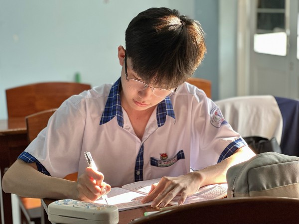 Cậu học trò vùng Đất Mũi đam mê môn lịch sử
