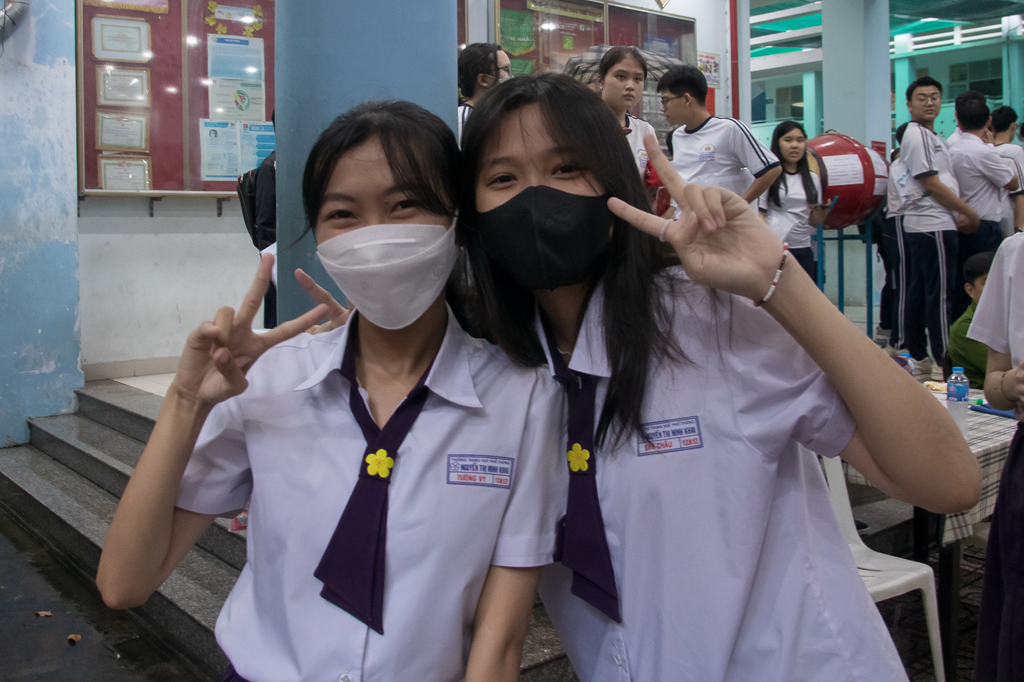 Câu tiếng Anh gây tranh cãi: Bộ chọn phương án B, giáo viên tiếp tục tranh luận