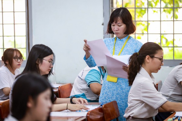 Chấm văn thi tốt nghiệp THPT theo rubric: Chuyển từ 'đếm ý' sang đánh giá mức độ