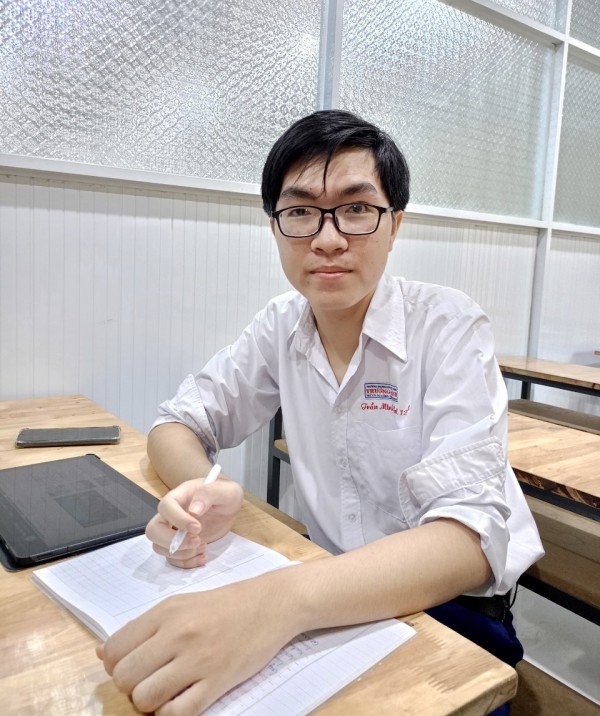 Chăn dê ngoài giờ học, nam sinh đạt thủ khoa kép kỳ thi tốt nghiệp THPT