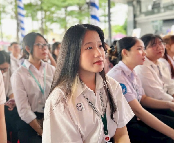 Chỉ trường chuyên ngành đào tạo y, luật: Vấn đề thực sự không nằm ở tên gọi