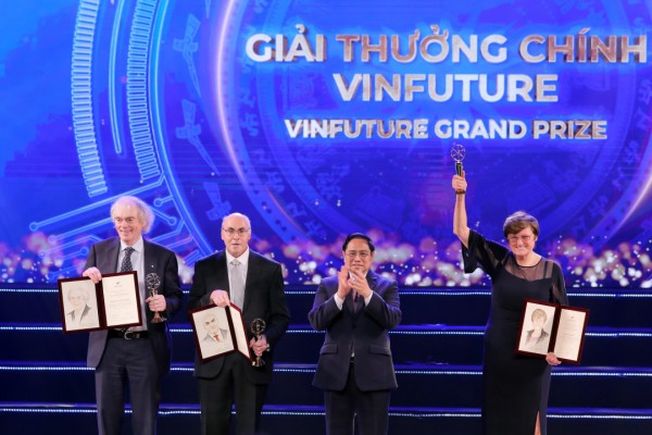 Chủ nhân Nobel hóa học 2024 từng đến Việt Nam nhận giải thưởng VinFuture