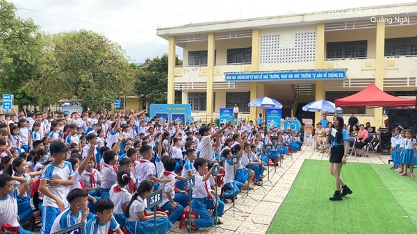 Chương trình ‘Nạp năng lượng - Giữ trái đất xanh’ đến với trẻ em vùng sâu