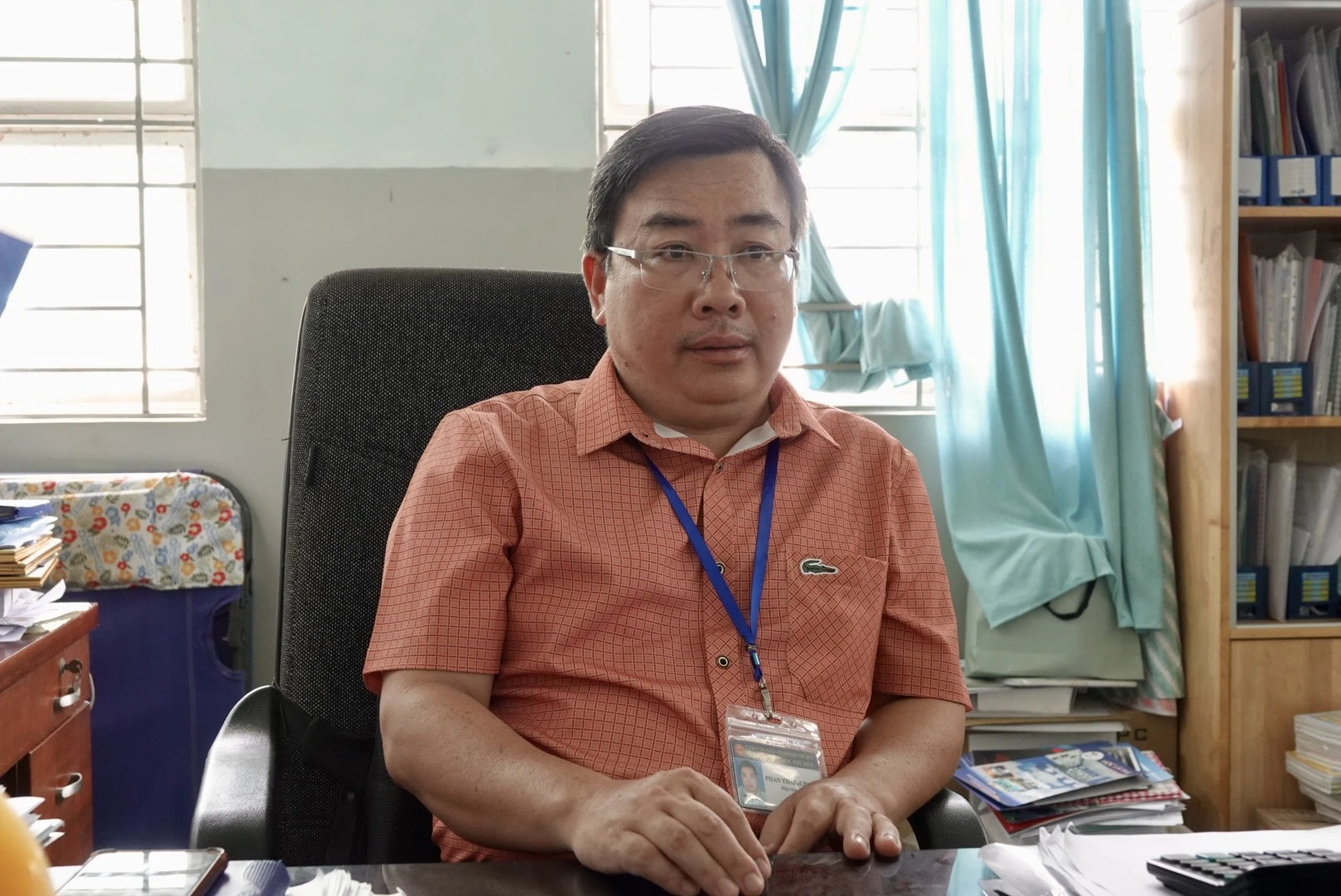 Clip tố bếp cung cấp suất ăn bán trú ở Thủ Đức: Hiệu trưởng lên tiếng Clip tố bếp cung cấp suất ăn bán trú ở Thủ Đức: Hiệu trưởng lên tiếng