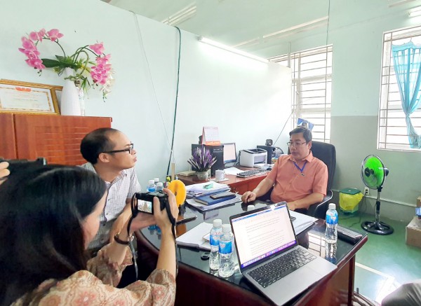 Clip tố bếp cung cấp suất ăn bán trú ở Thủ Đức: Hiệu trưởng lên tiếng Clip tố bếp cung cấp suất ăn bán trú ở Thủ Đức: Hiệu trưởng lên tiếng