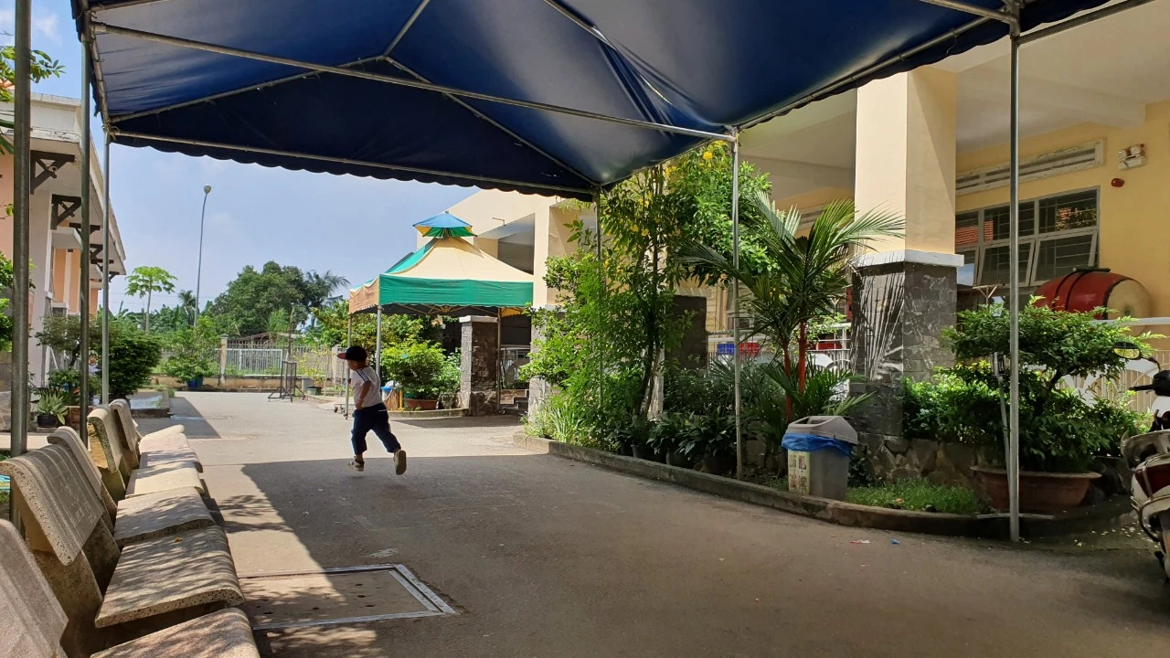 Clip tố bếp cung cấp suất ăn bán trú ở Thủ Đức: Hiệu trưởng lên tiếng Clip tố bếp cung cấp suất ăn bán trú ở Thủ Đức: Hiệu trưởng lên tiếng