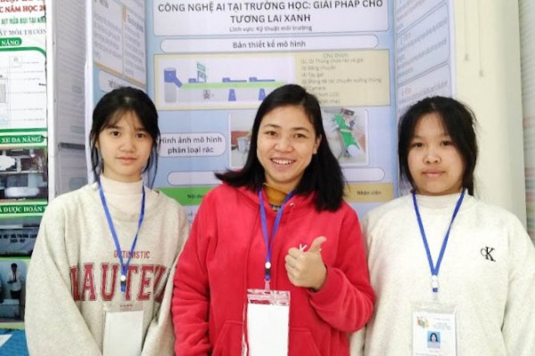 Cô giáo Cao Bằng tiên phong mang robot, lập trình đến học sinh vùng cao
