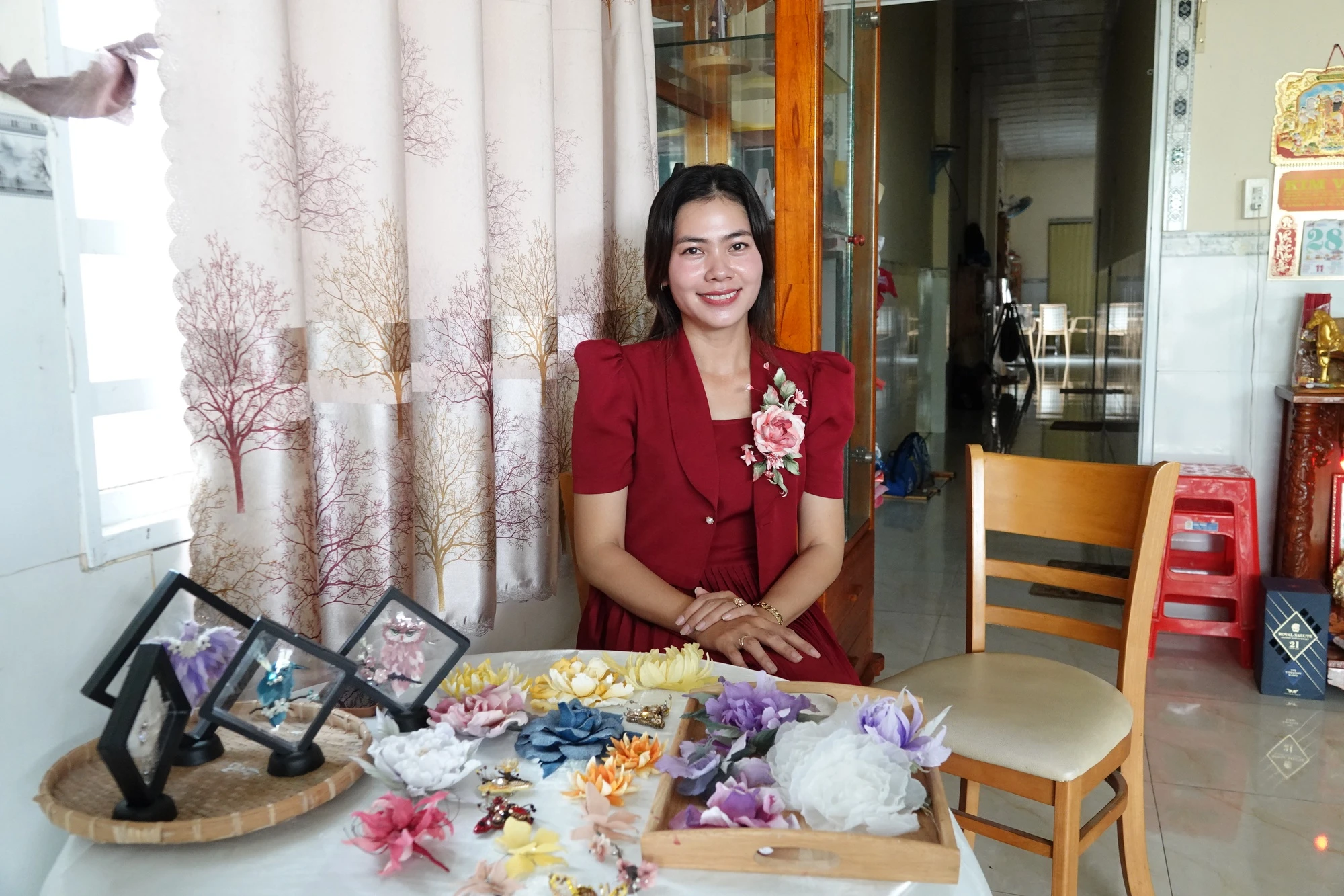 Cô giáo miền Tây làm cho vải ‘nở hoa’