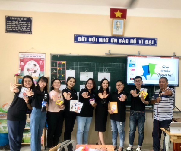 Cô giáo tiểu học TP.HCM với sáng kiến mô hình đọc sách 'không biên giới' Cô giáo tiểu học TP.HCM với sáng kiến mô hình đọc sách 'không biên giới'