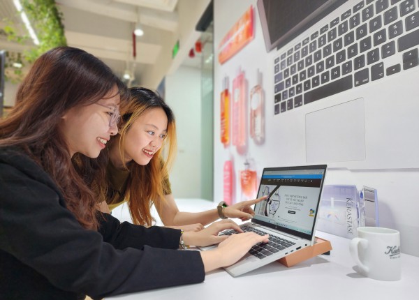 Cơ hội đào tạo miễn phí nghề tóc và kinh doanh trực tuyến cho nữ giới