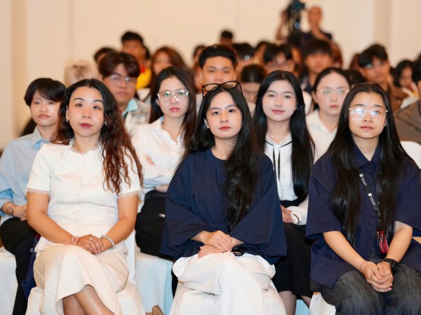 Cơ quan báo chí cần chia sẻ trách nhiệm đào tạo truyền thông với nhà trường Cơ quan báo chí cần chia sẻ trách nhiệm đào tạo truyền thông với nhà trường