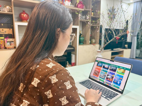 Cô trò hào hứng với nguồn tài nguyên số sống động của NXBGDVN