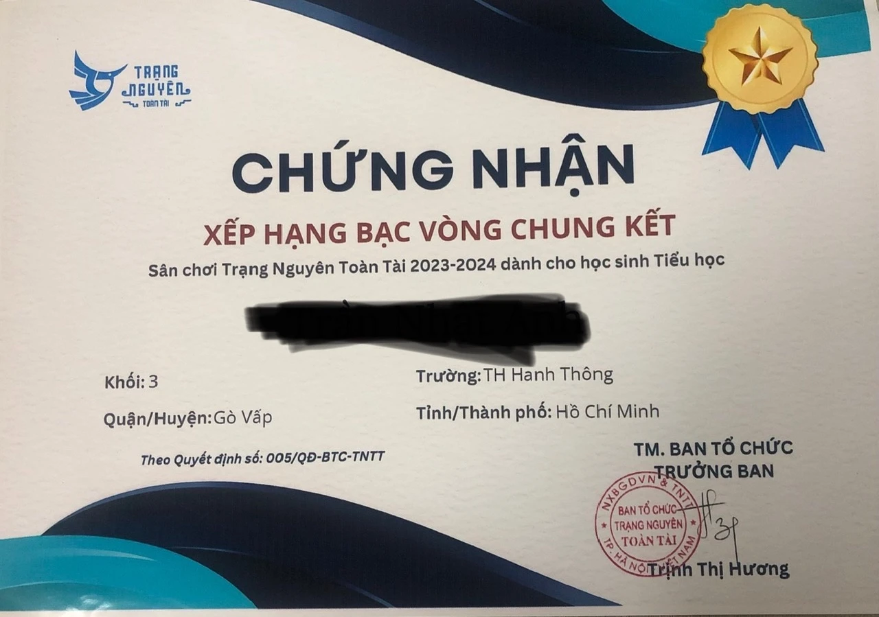 'Con được giải mà trường không phát thưởng, nghỉ hè gọi lên thư viện nhận'