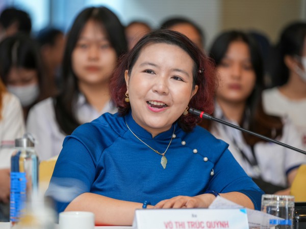 Con học song ngữ, về nhà cha mẹ phải nói tiếng Anh cùng thì mới giỏi? Con học song ngữ, về nhà cha mẹ phải nói tiếng Anh cùng thì mới giỏi?