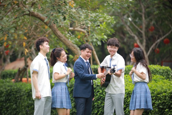 Con vào lớp 10, học thế nào để vào đại học danh tiếng?