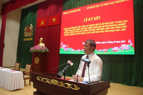 Công an TP.HCM tăng cường phòng chống ma túy trong trường học Công an TP.HCM tăng cường phòng chống ma túy trong trường học