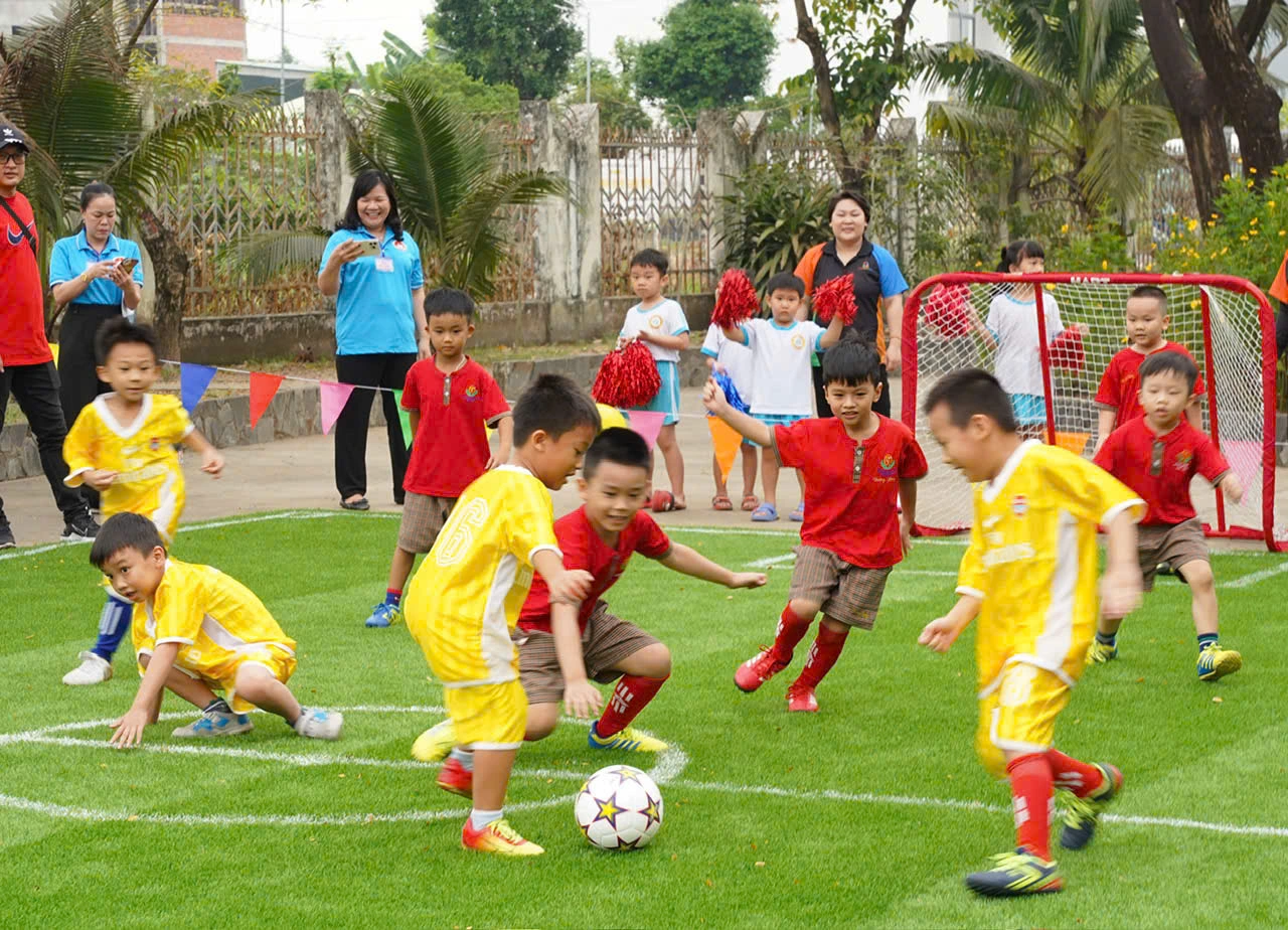 Cười hết cỡ trong ngày hội thể thao của trẻ mầm non