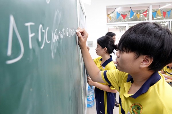 Dạy thêm: Cách nào để chấm dứt tình trạng 'lợi ích nhóm'?