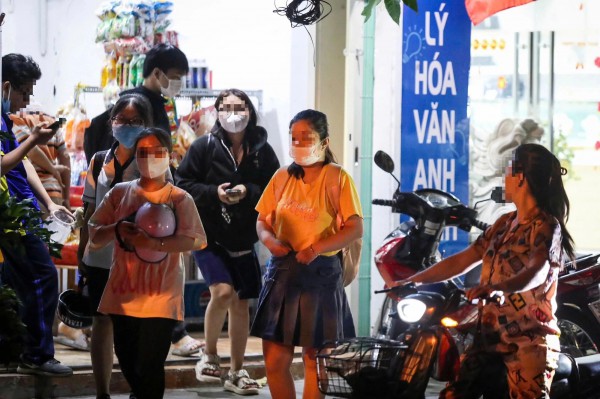 Dạy thêm học thêm 'siết chỗ này là chảy chỗ khác', vì sao?