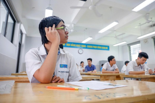 Dạy thêm học thêm 'siết chỗ này là chảy chỗ khác', vì sao?