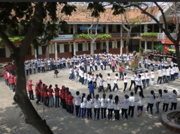 Diễn biến mới nhất của vụ việc giám thị yêu cầu học sinh cởi đồ