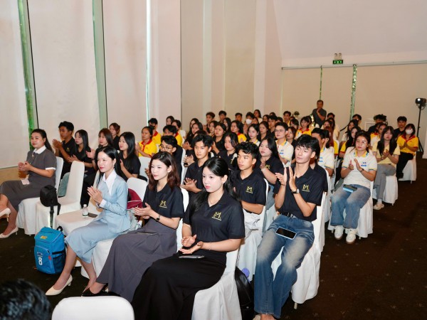 Doanh nghiệp nêu những hạn chế của sinh viên trong thời đại AI