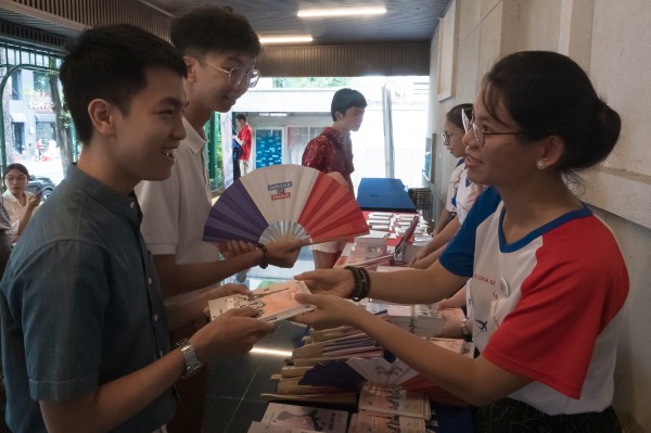 Du học Pháp bằng tiếng Anh, có bắt buộc phải biết tiếng Pháp?