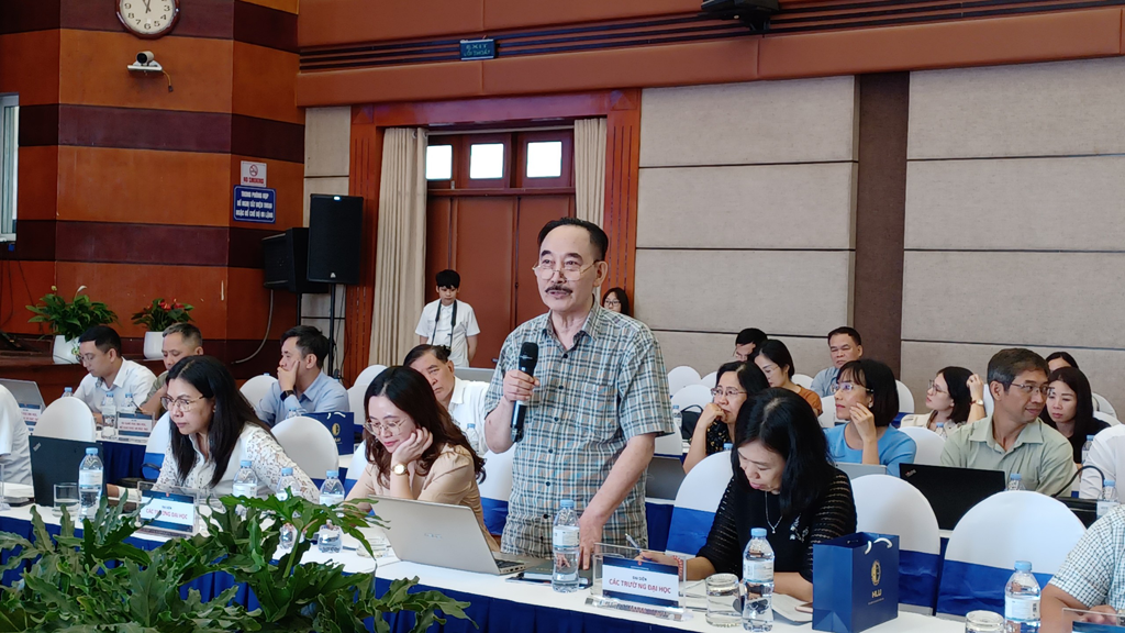 Dự thảo chuẩn chương trình ĐH các ngành luật: Nhiều ý kiến trái chiều Dự thảo chuẩn chương trình ĐH các ngành luật: Nhiều ý kiến trái chiều