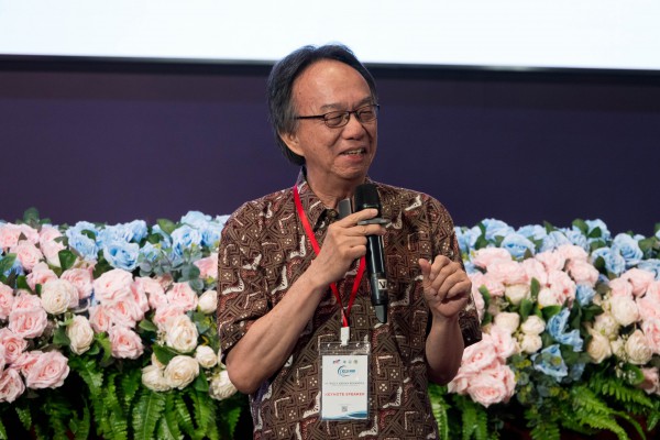 Dùng công nghệ để dạy tiếng Anh chưa chắc giúp học sinh giỏi hơn Dùng công nghệ để dạy tiếng Anh chưa chắc giúp học sinh giỏi hơn