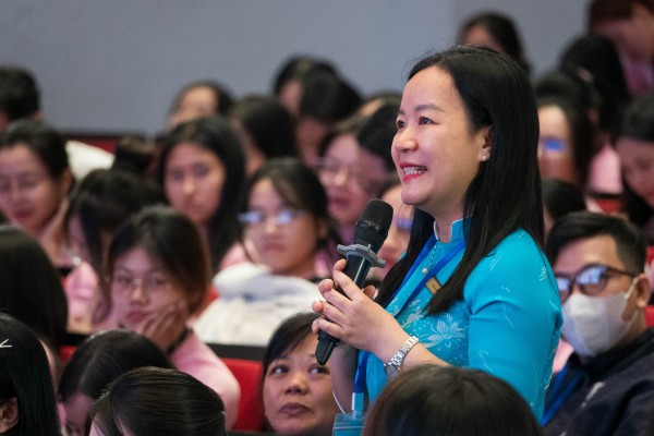 Dùng công nghệ để dạy tiếng Anh chưa chắc giúp học sinh giỏi hơn Dùng công nghệ để dạy tiếng Anh chưa chắc giúp học sinh giỏi hơn