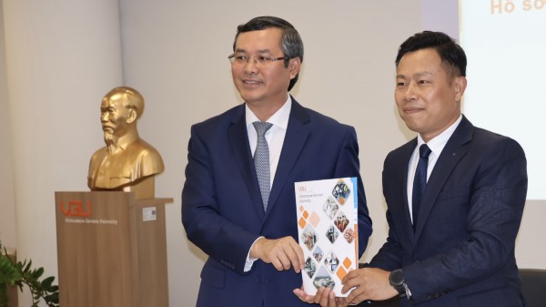GS-TS Lê Quân, Thứ trưởng Bộ GD-ĐT, làm Chủ tịch Hội đồng Trường ĐH Việt Đức