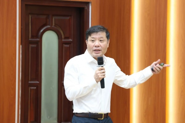 GS Vũ Hà Văn: ‘Đa phần học toán để qua môn, đối phó là chính’