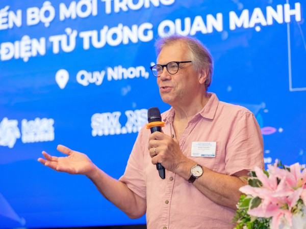 GS Đàm Thanh Sơn sẽ đến Gia Lai dự hội thảo vật lý lượng tử GS Đàm Thanh Sơn sẽ đến Gia Lai dự hội thảo vật lý lượng tử