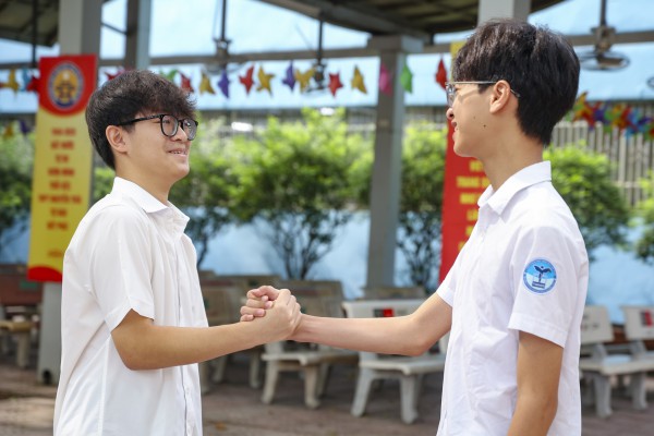 Gần 125.000 học sinh Hà Nội làm thủ tục thi vào lớp 10