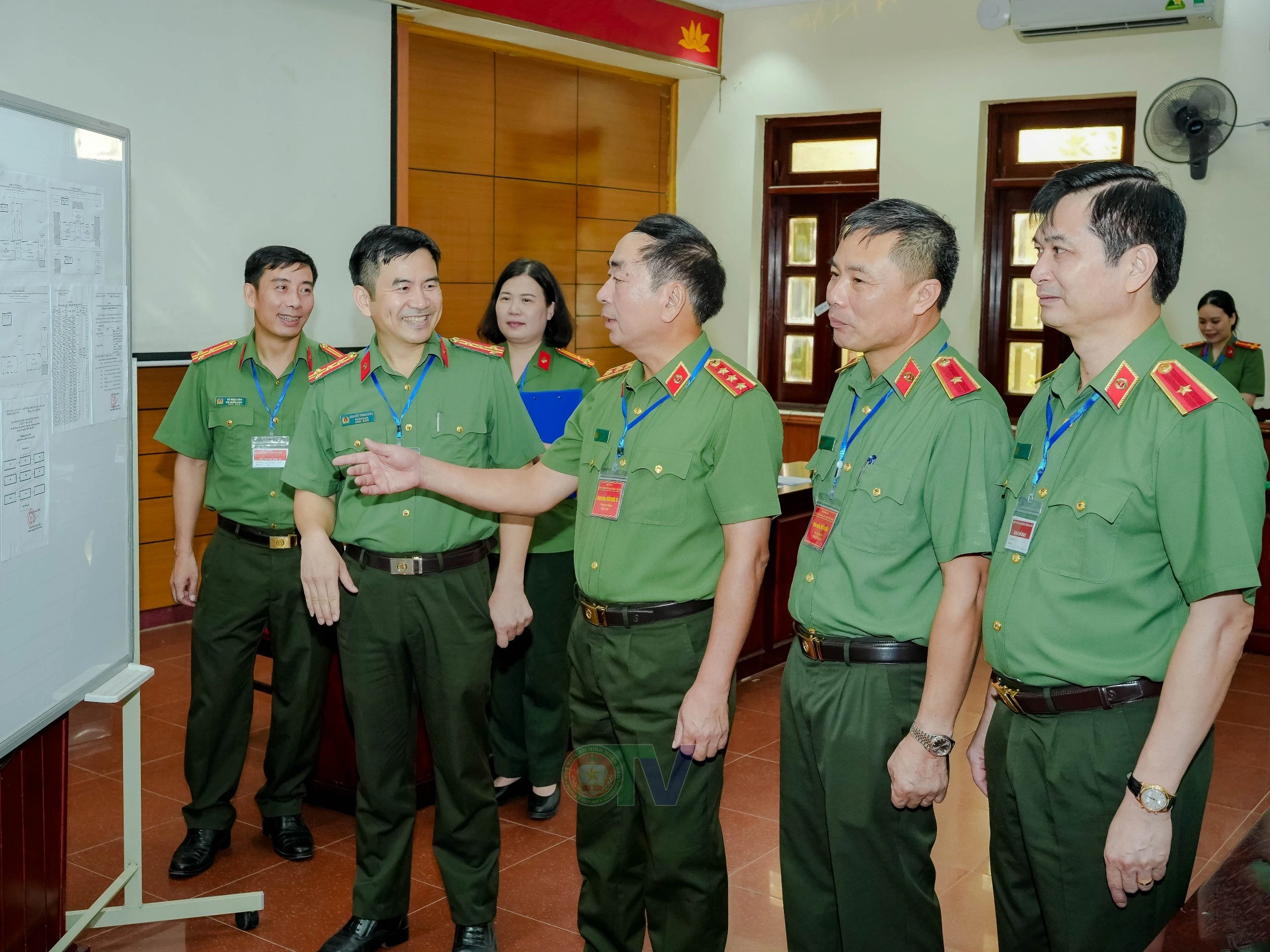 Gần 18.000 thí sinh cạnh tranh hơn 2.000 suất vào các trường Công an