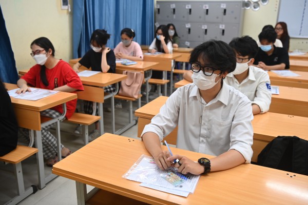 Gần 98.000 thí sinh tại Hà Nội làm thủ tục dự thi tốt nghiệp THPT