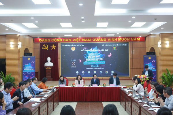 Giám đốc Sở GD-ĐT Hà Nội: 