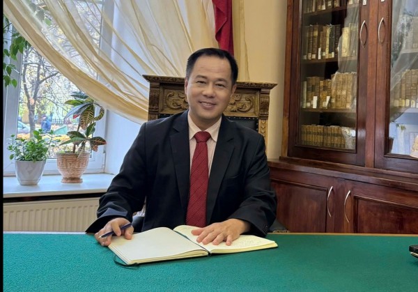 Giáo dục sư phạm để thích ứng, đổi mới và lãnh đạo sự thay đổi