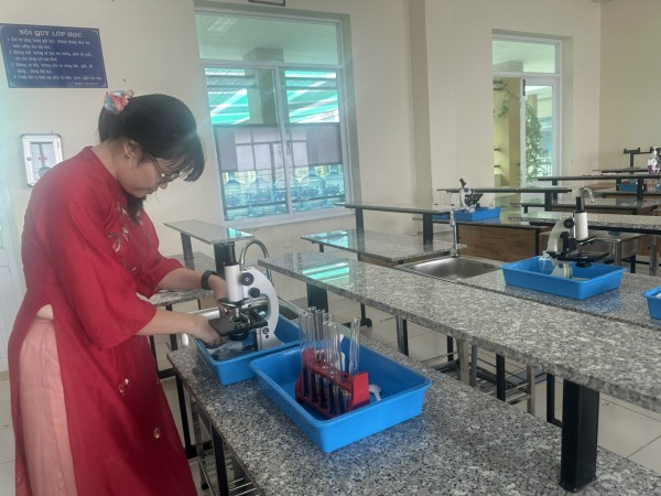 Giáo viên TP.HCM sẽ được trả lương dạy thêm giờ thực hiện 2 buổi/ngày ra sao?