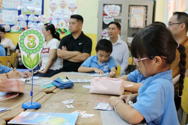 Giáo viên áp lực vì... phụ huynh: Đi tìm tiếng nói chung Giáo viên áp lực vì... phụ huynh: Đi tìm tiếng nói chung