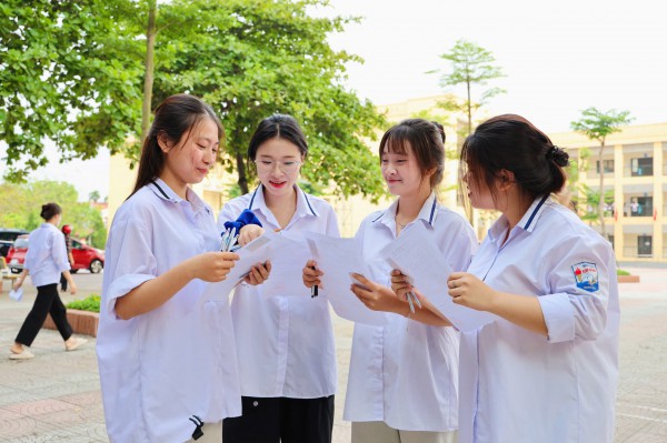 Giáo viên dự đoán nhiều thí sinh sẽ đạt điểm 7 - 8 môn ngữ văn Giáo viên dự đoán nhiều thí sinh sẽ đạt điểm 7 - 8 môn ngữ văn