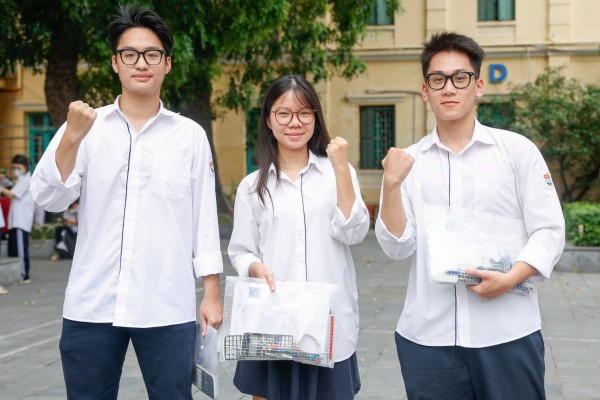 Giáo viên nhận xét đề toán: học sinh giỏi được 8 điểm là mừng rồi Giáo viên nhận xét đề toán: học sinh giỏi được 8 điểm là mừng rồi