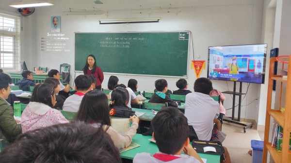 Giáo viên ở Huế viết tâm thư vì 'bị ép làm nhân viên' Giáo viên ở Huế viết tâm thư vì 'bị ép làm nhân viên'